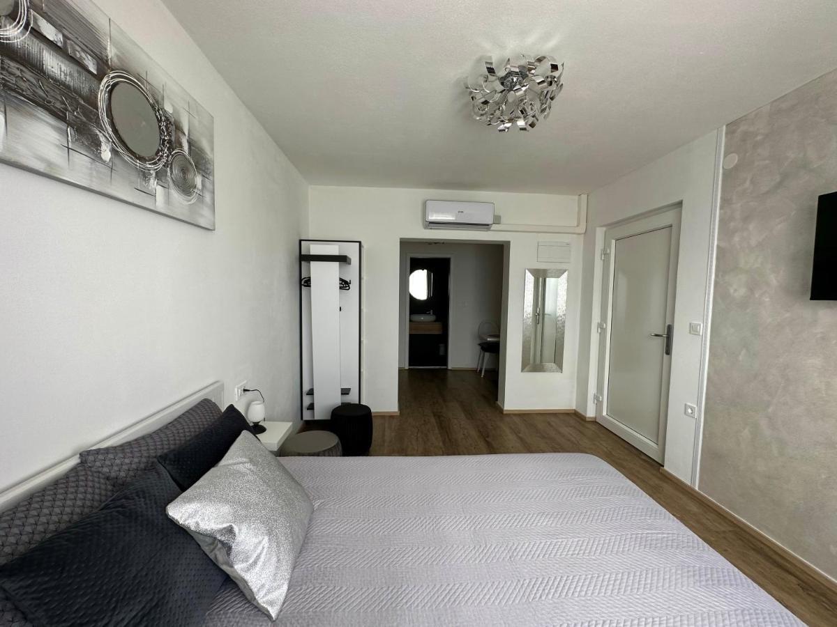 Apartmaji Meli Pu Izola Exteriör bild