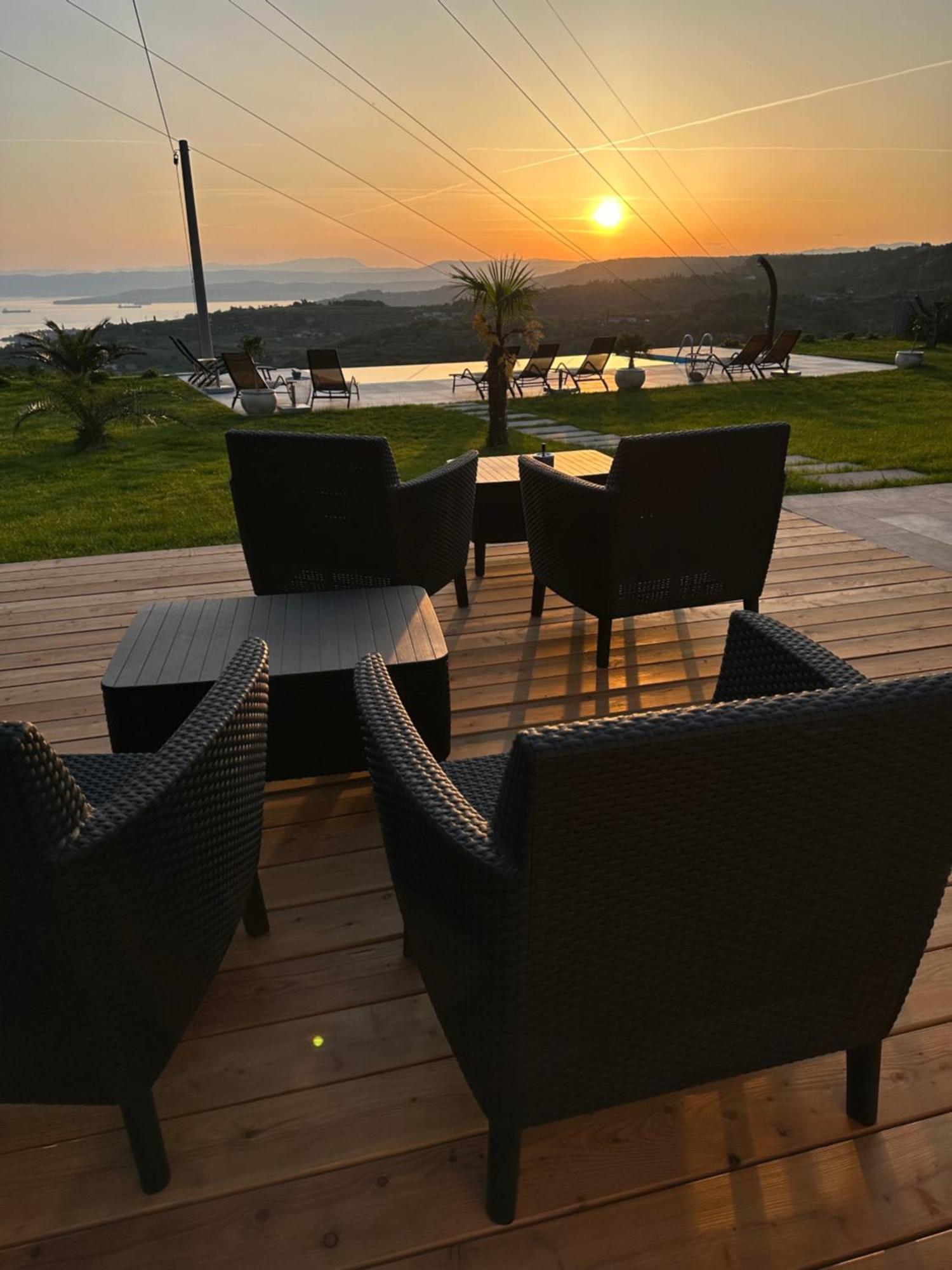 Apartmaji Meli Pu Izola Exteriör bild