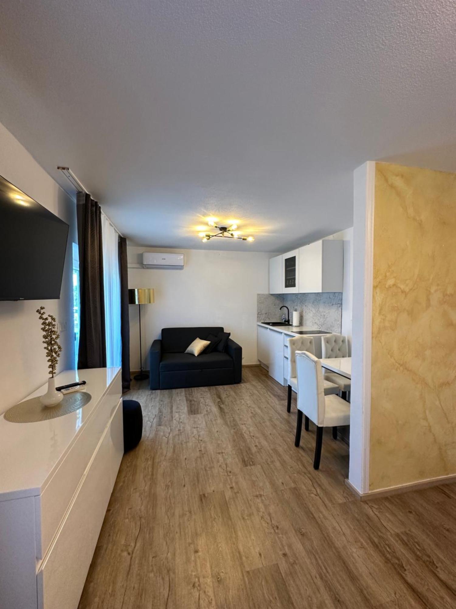 Apartmaji Meli Pu Izola Exteriör bild