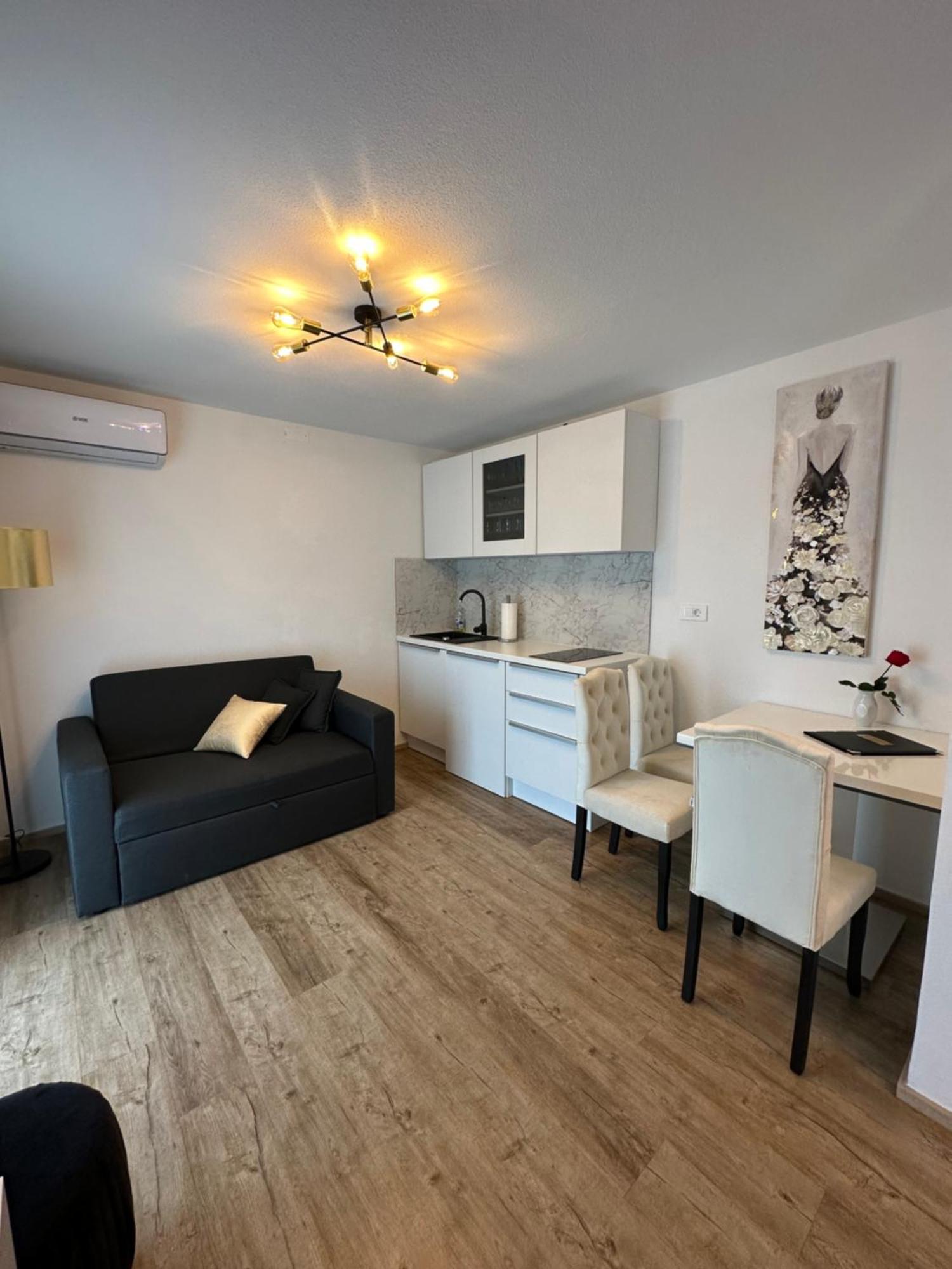 Apartmaji Meli Pu Izola Exteriör bild